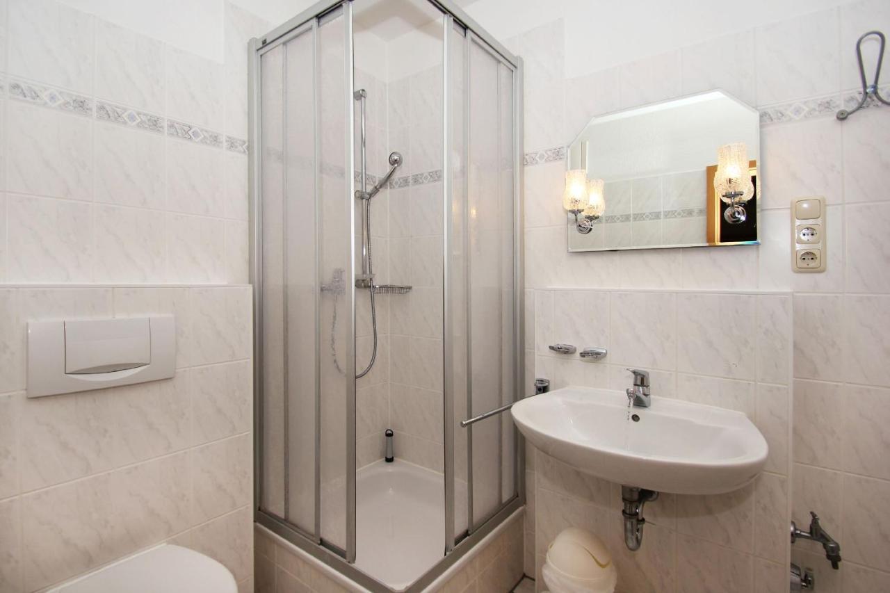 Balkon, Gratis Nutzung Vom Ahoi Erlebnisbad Und Sauna In Sellin - Villa Karola Fewo 09 Герен Екстер'єр фото